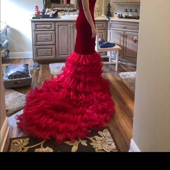 Couture custom velvet gown - Picture 3 of 3